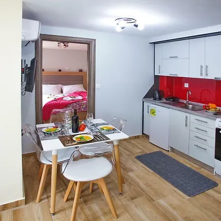 Rent House Karavi *