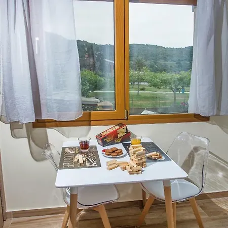 Rent House Karavi *