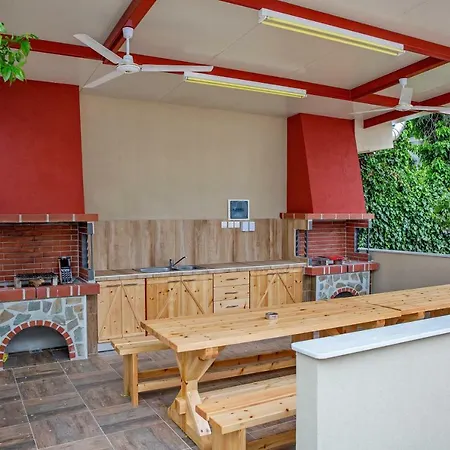 Rent House Karavi 3*