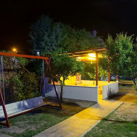 Rent House Karavi 3* Nea Iraklitsa