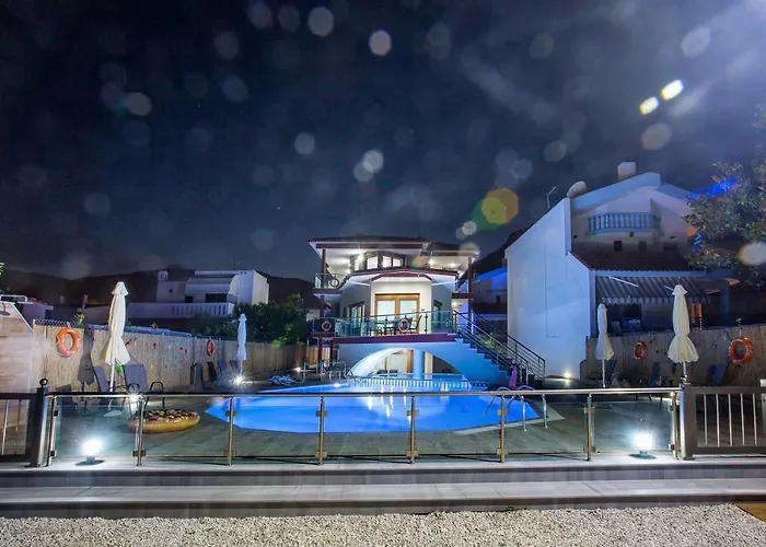 Rent House Karavi 招待所 3*